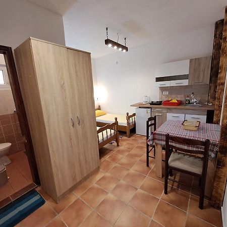 Apartments Lazarevic Sutomore Zimmer foto
